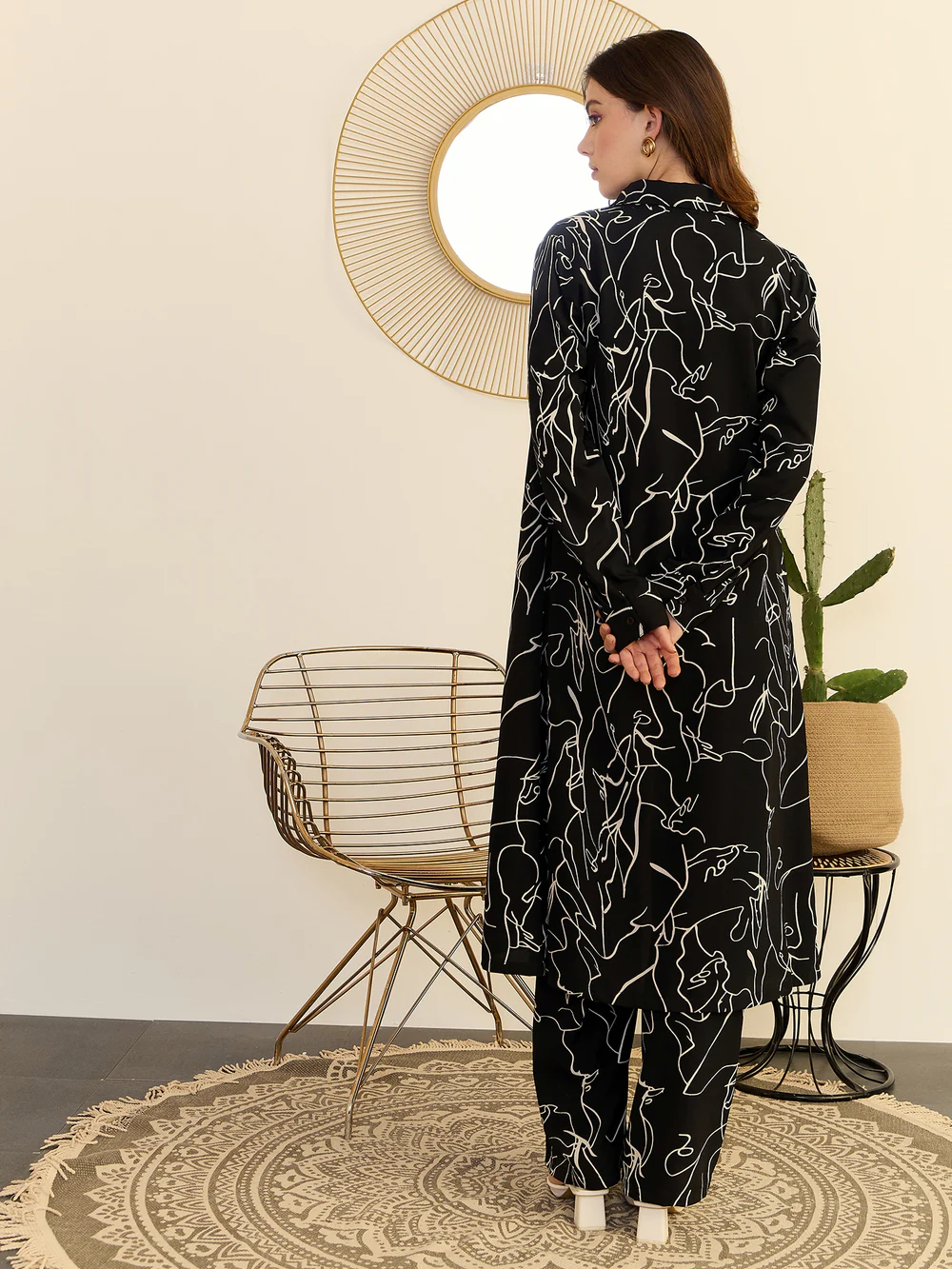 Berrylush Women Black Printed Spreed Collar Co-ords Set