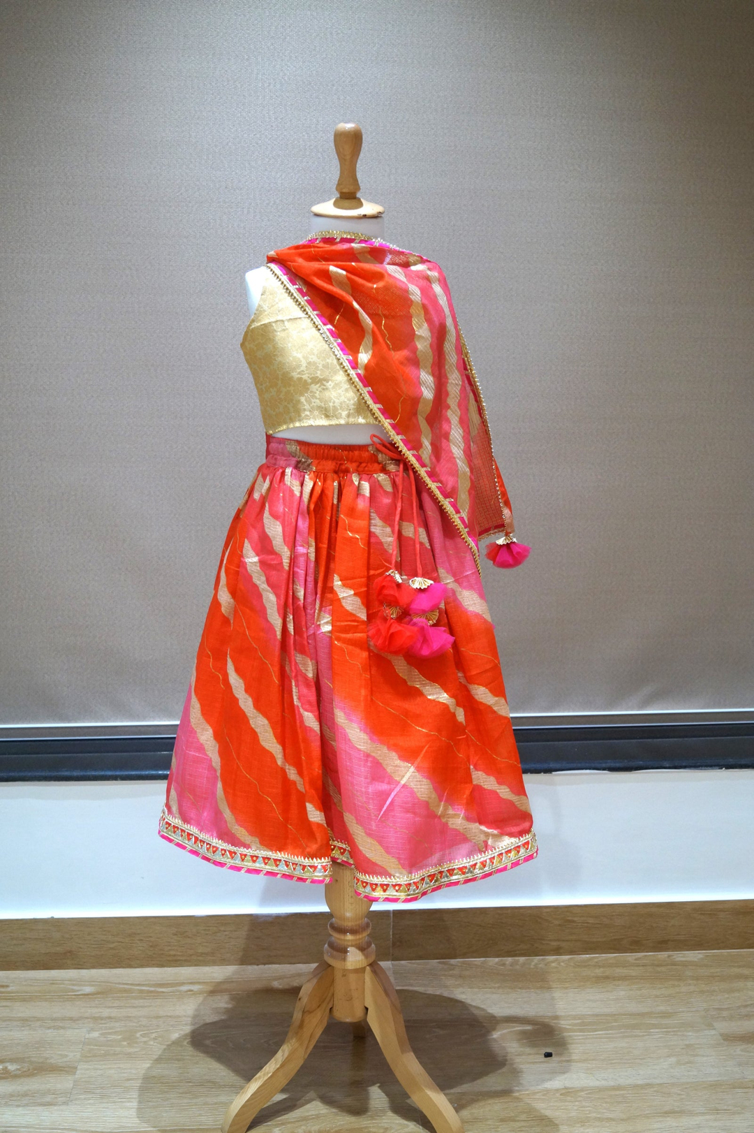 RED KOTA COTTON LEHERIYA PATTERN 