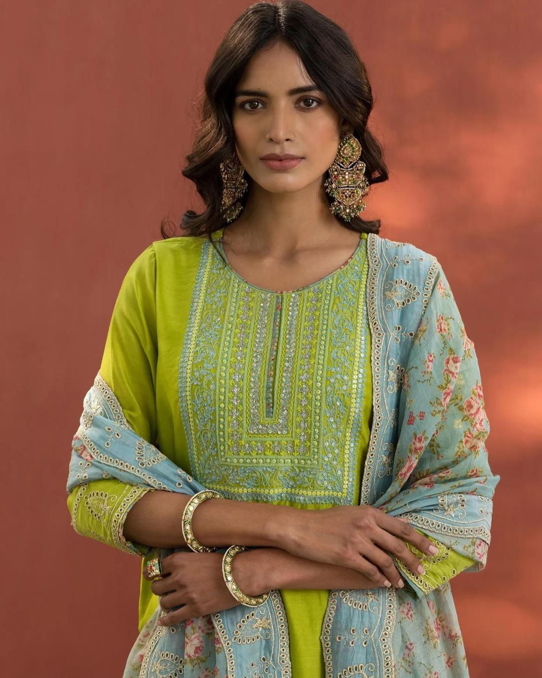 NAAZ BY NOOR